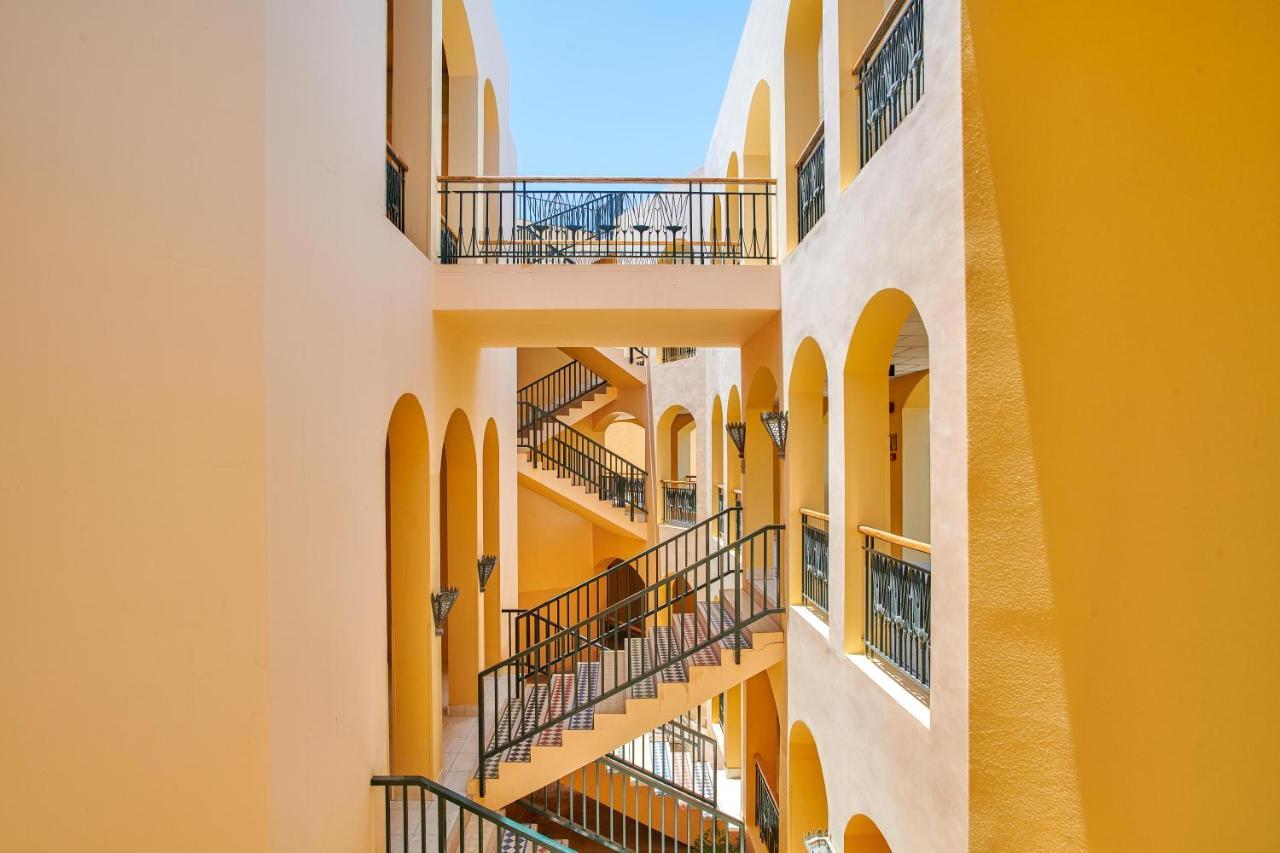 Mosaique Beach Resort Taba Heights Exterior foto Interior of the hotel