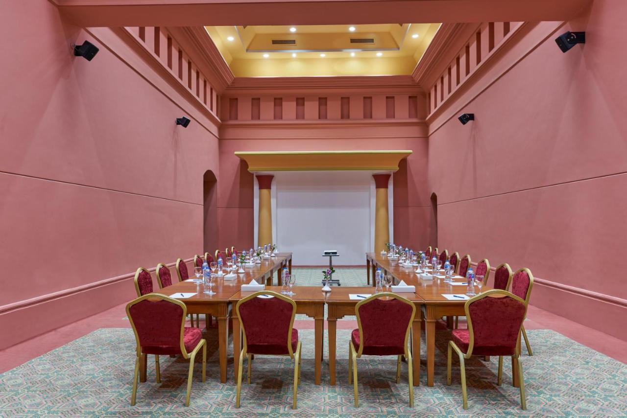 Mosaique Beach Resort Taba Heights Exterior foto The meeting room
